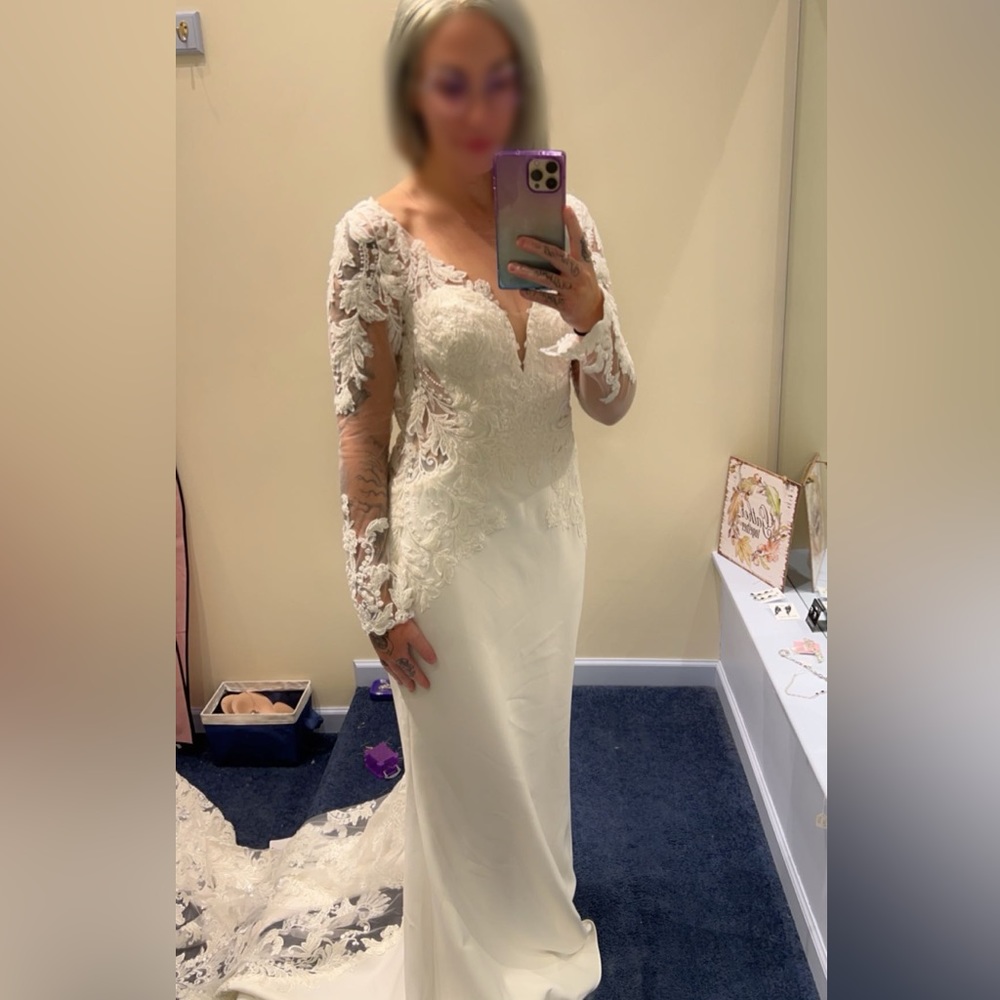 Casablanca bridal gown for sale! Never worn